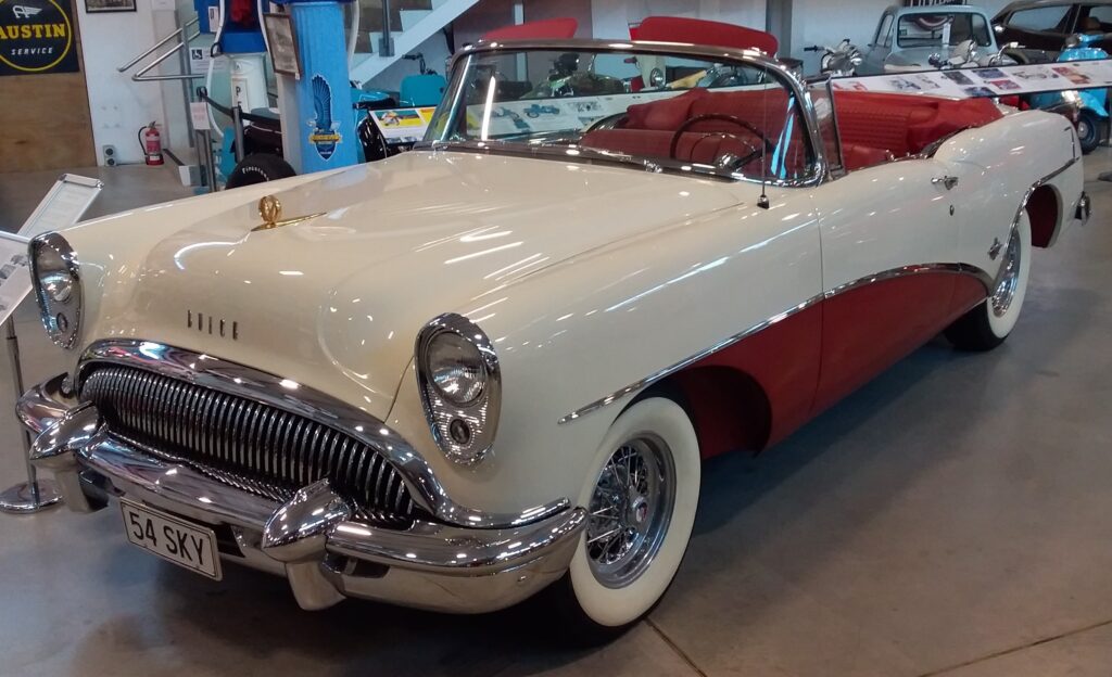 Classics Museum '54 Buick