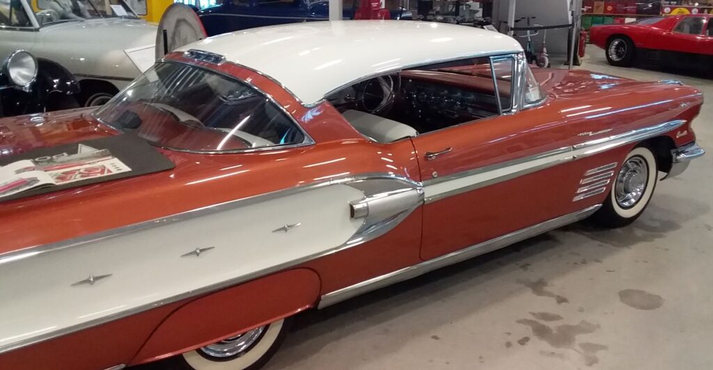 Classics Museum '58 Pontiac