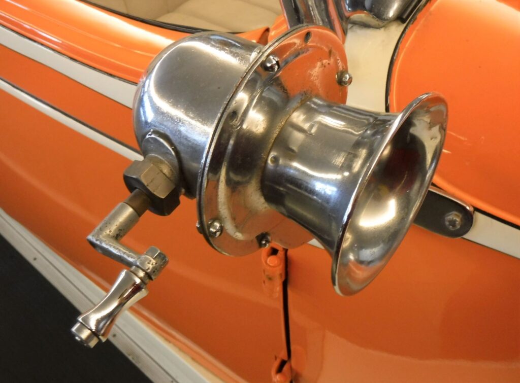 vintage car horn