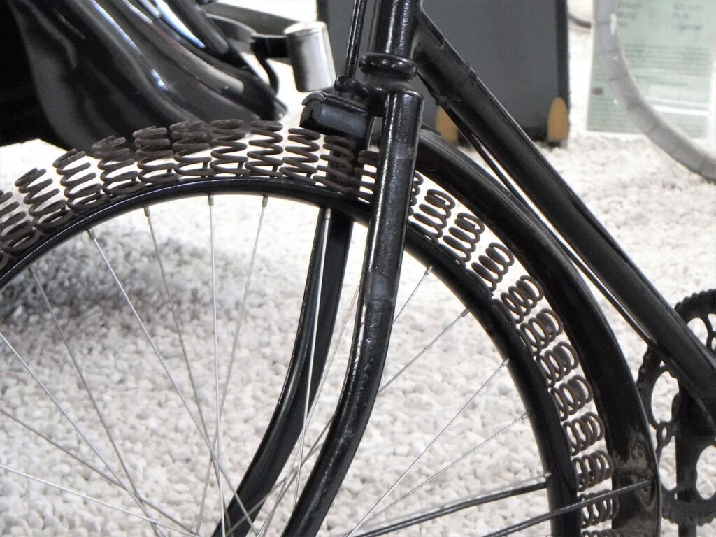 Spring bicycle tyres